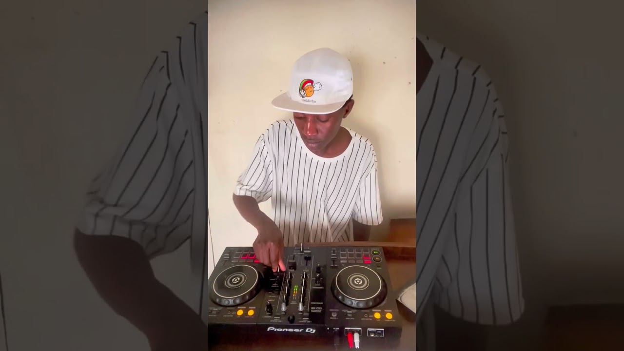 Dj iyzee mixing Makhe instrumental and acapellas 