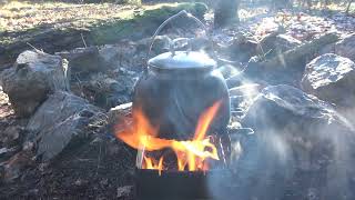 Může se rozdělávat oheň v přírodě? Je lepší dřívkáč? Nebo plynový vařič?