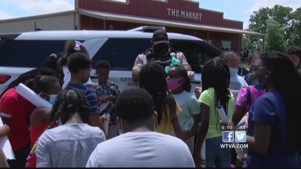 Kids get the facts on food at farm field trip