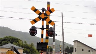 【踏切】山形新幹線 JR奥羽本線　上り下りをしゃべる踏切 (Railroad crossing in Japan)