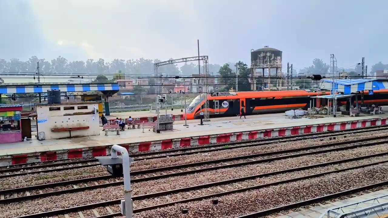 Vande Bharat express 😎, bgva colour vali vande Bharat train ,train vlog ,