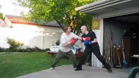 Backyard Boxing :: Jerry  vs Miles
