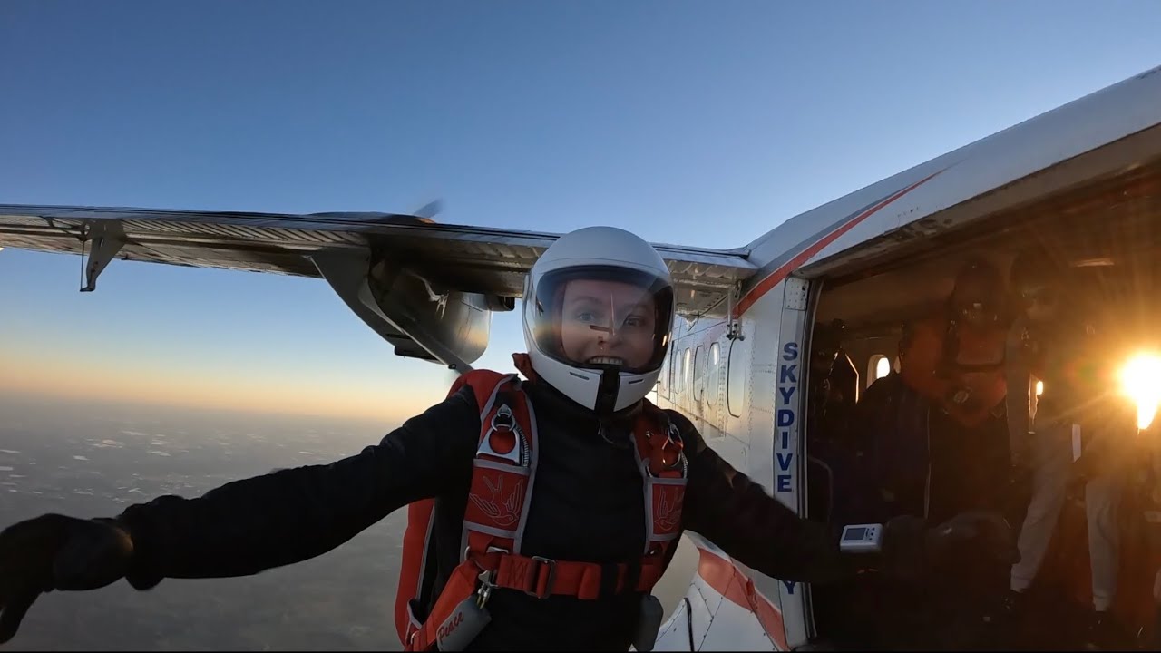 Sit flying during Winter Boogie. Z-hills. Jumps #118 & 119. Video ...