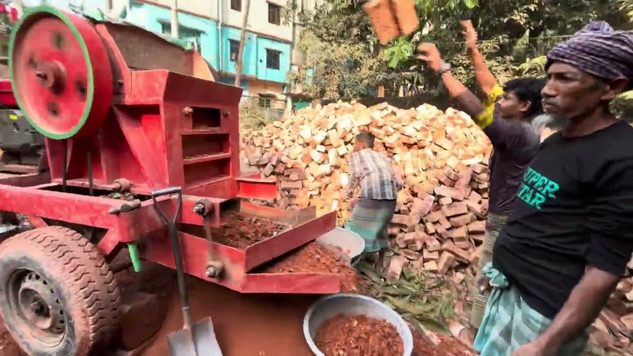 ইট ভাঙ্গা মেশিন ও দুয়ার মেশিন   #shopping #vlog #travel #fashion #construction #ইট 