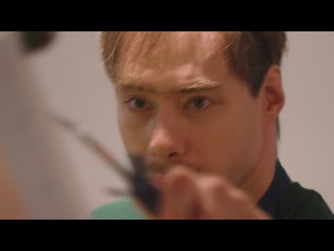 هنرمند بی کلام بتسدا برای شنیده شدن از قلم مو در مبارزه استفاده می کند 