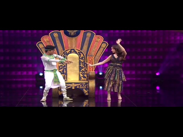 Nora Fatehi dance on Dilbar Dilbar with Tiger pop. class=