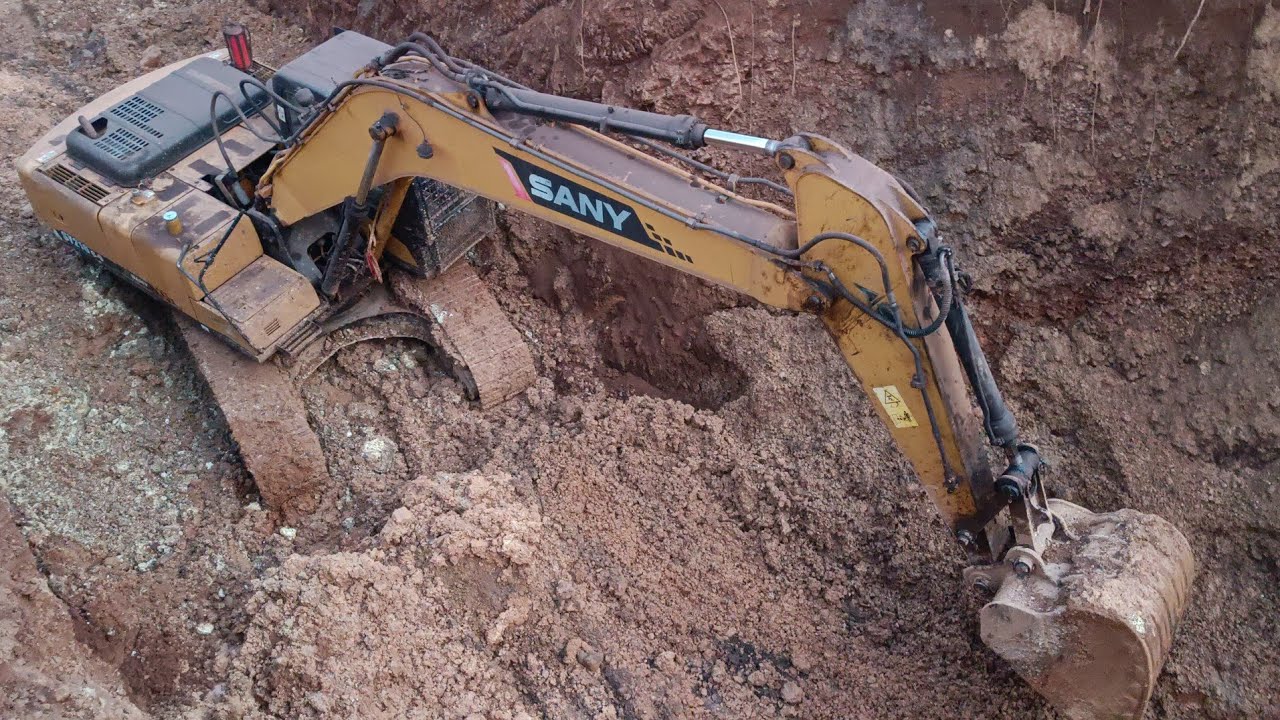 Too difficult JCB operation, JCB Skilled operator Operator working with self confidence at difficult