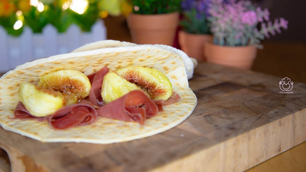 PIADINA Senza Glutine che si ARROTOLA, Morbidissima con Prosciutto e Fichi