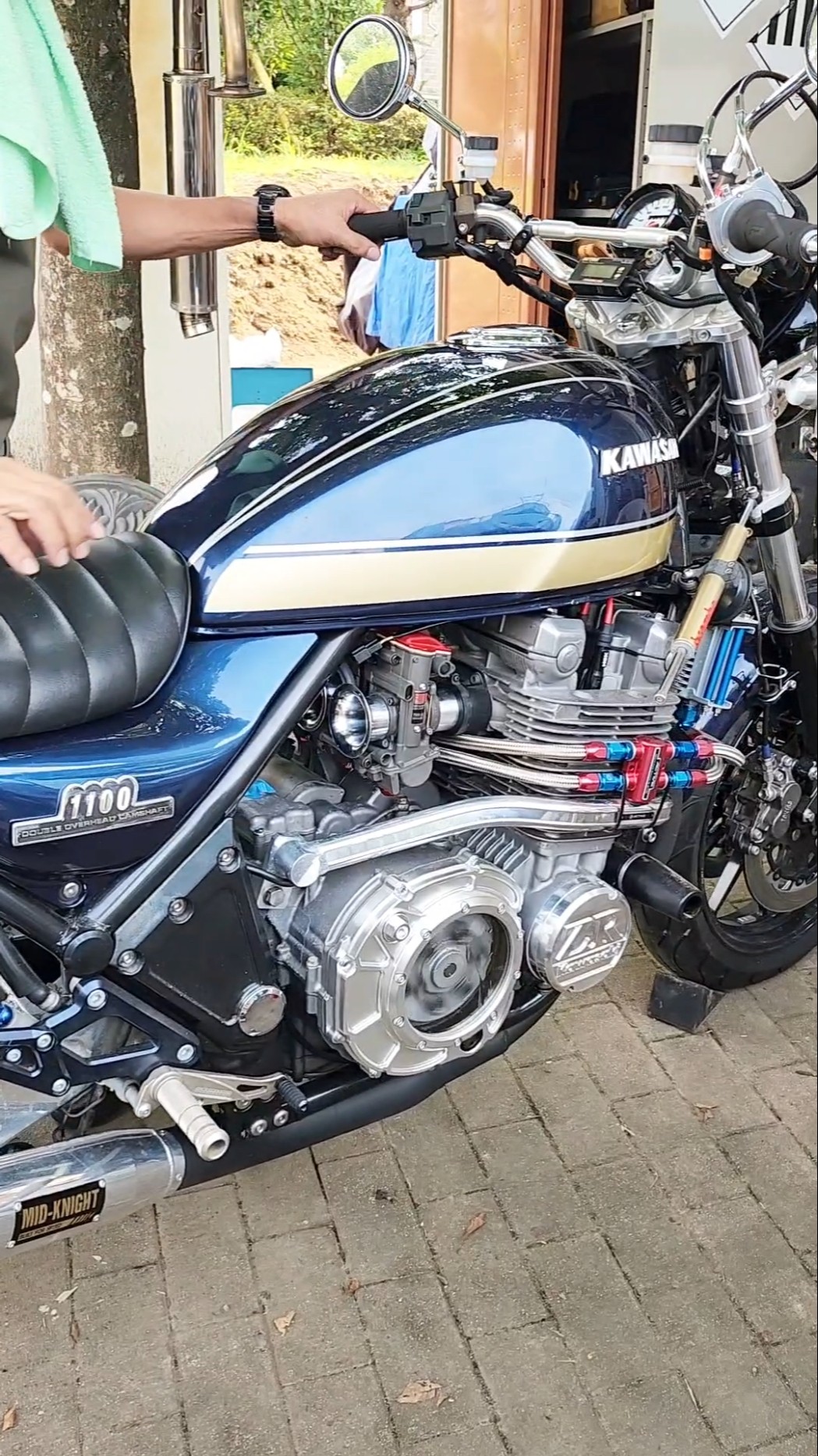 Installed a Yoshimura TMR38 carburetor on my Kawasaki Zephyr 1100
