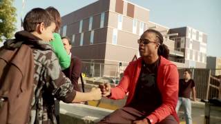 Red Bull: Edgar Davids freestyle soccer streetstyle Red Bull: Edgar Davids freestyle soccer streetstyle