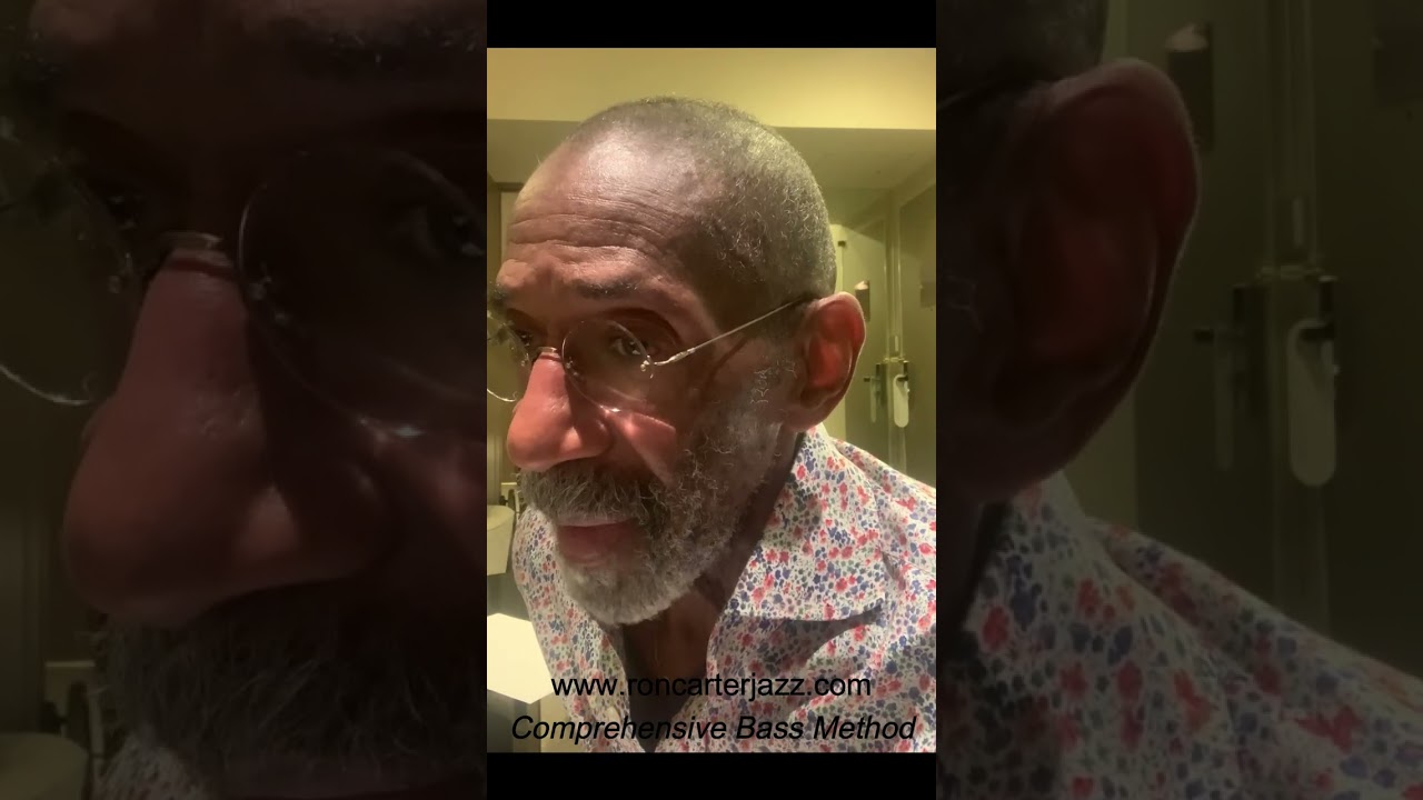 Assista a Ron Carter - Bass Method Specific to Jazz - #roncarterbassist no YouTube Assista a Ron Carter - Bass Method Specific to Jazz - #roncarterbassist no YouTube