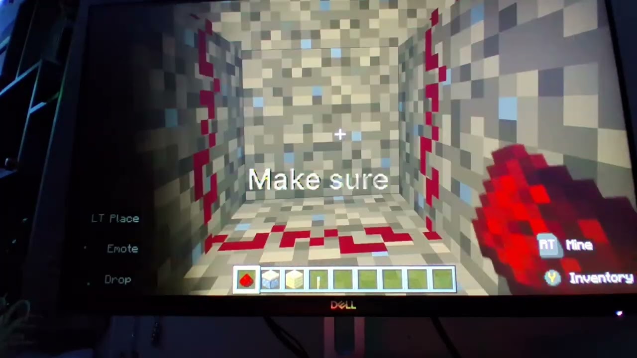 Super EASY Way to Make a Redstone Door!