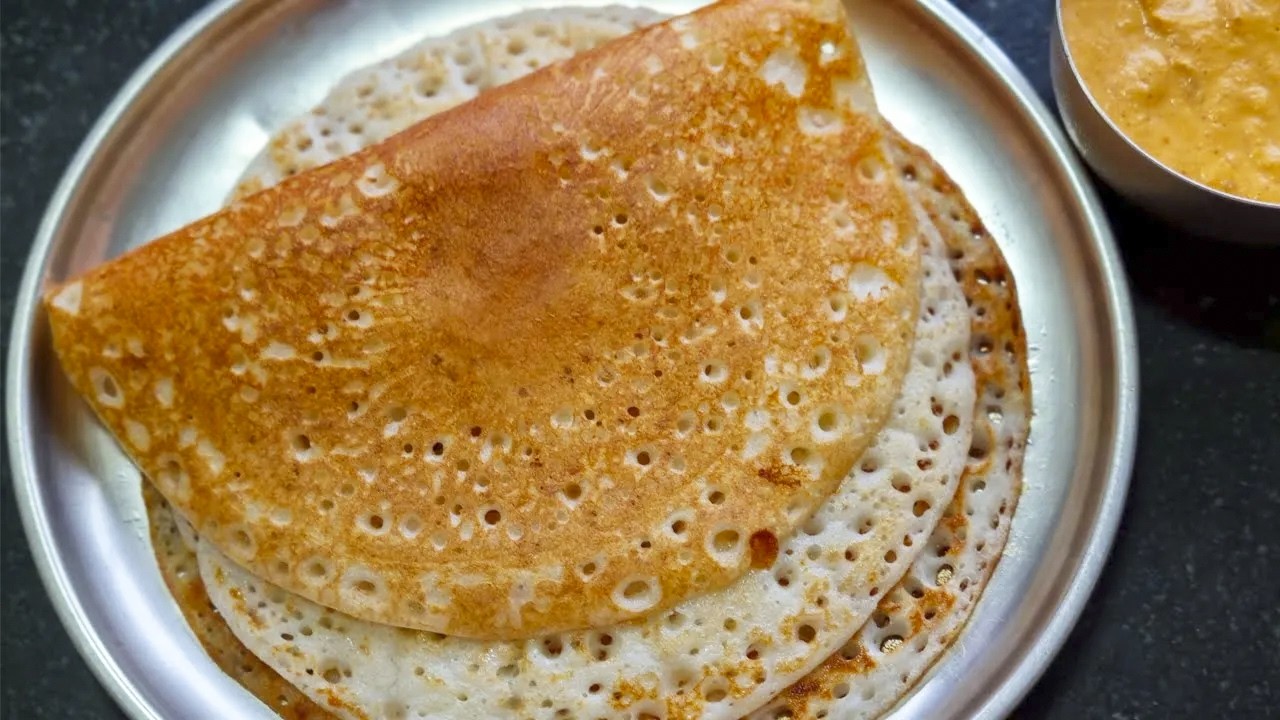 ಬಿಸಿ ಬಿಸಿ ಅವಲಕ್ಕಿ ದೋಸೆ 5 ನಿಮಿಷದಲ್ಲಿ ರಾತ್ರಿ ಊಟಕ್ಕೆ ಹಗುರವಾಗಿ ಇರುತ್ತೆ 