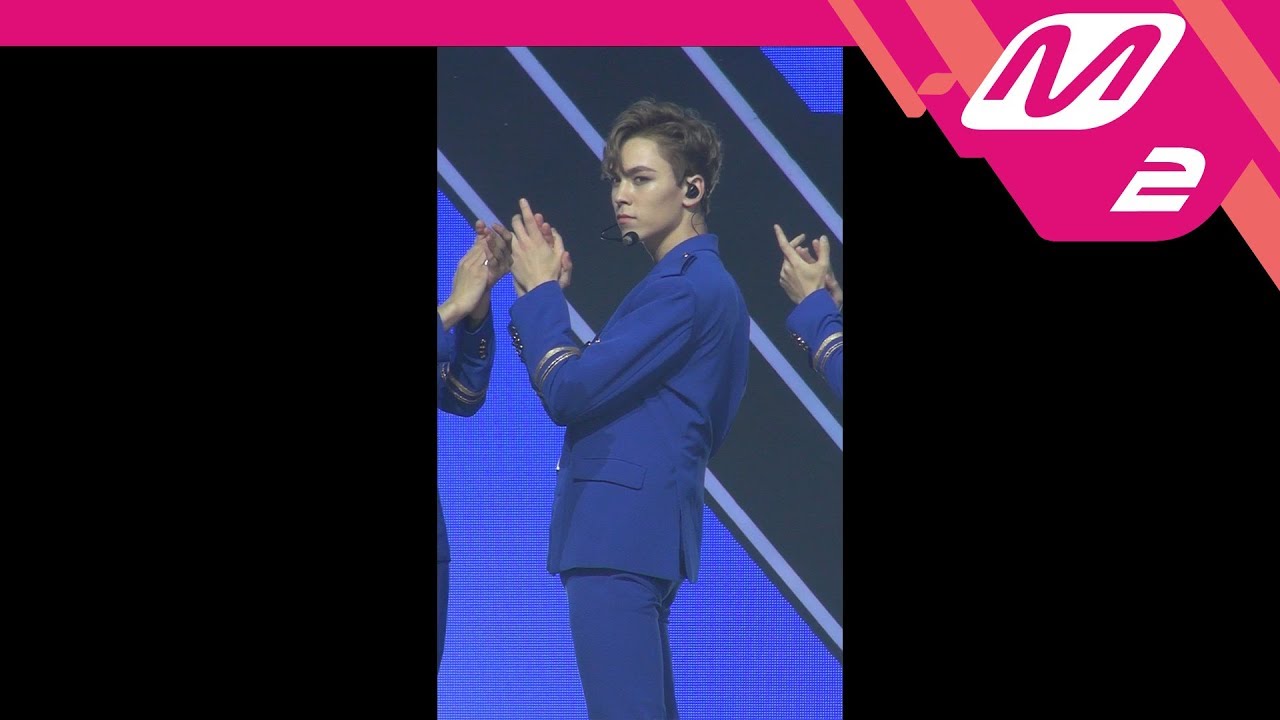 [MPD직캠] 세븐틴 버논 직캠 '박수(CLAP)' (SEVENTEEN VERNON FanCam) | @MNET PRESENT SPECIAL_2017.11.7