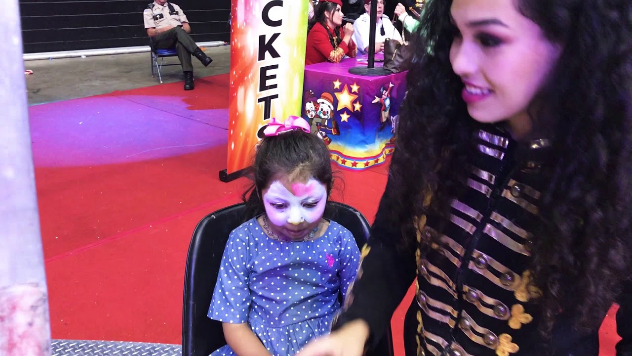 Ariana Gets Face Painted, Surprise!