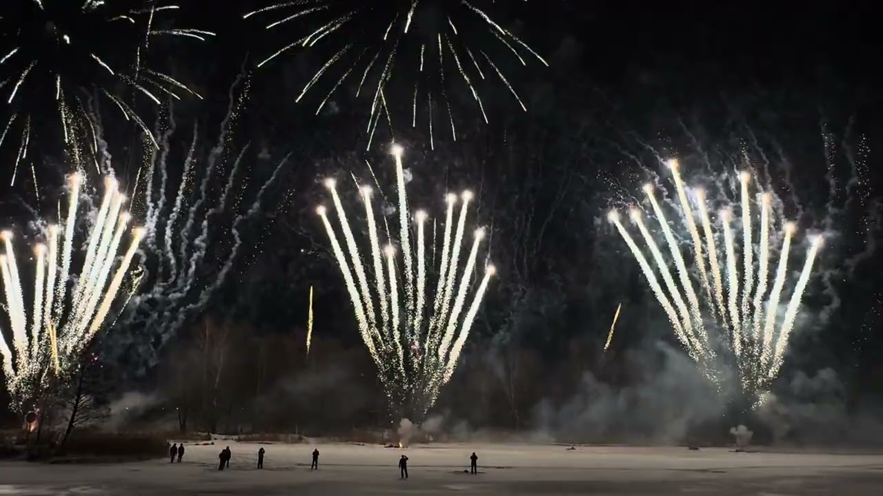 Праздничный салют в Бресте 🎆 Берестейские сани 2026