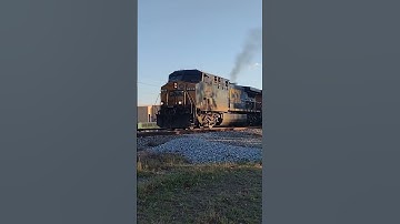 M852-22 pulling from a stop at Wildwood #csx #csxstrains