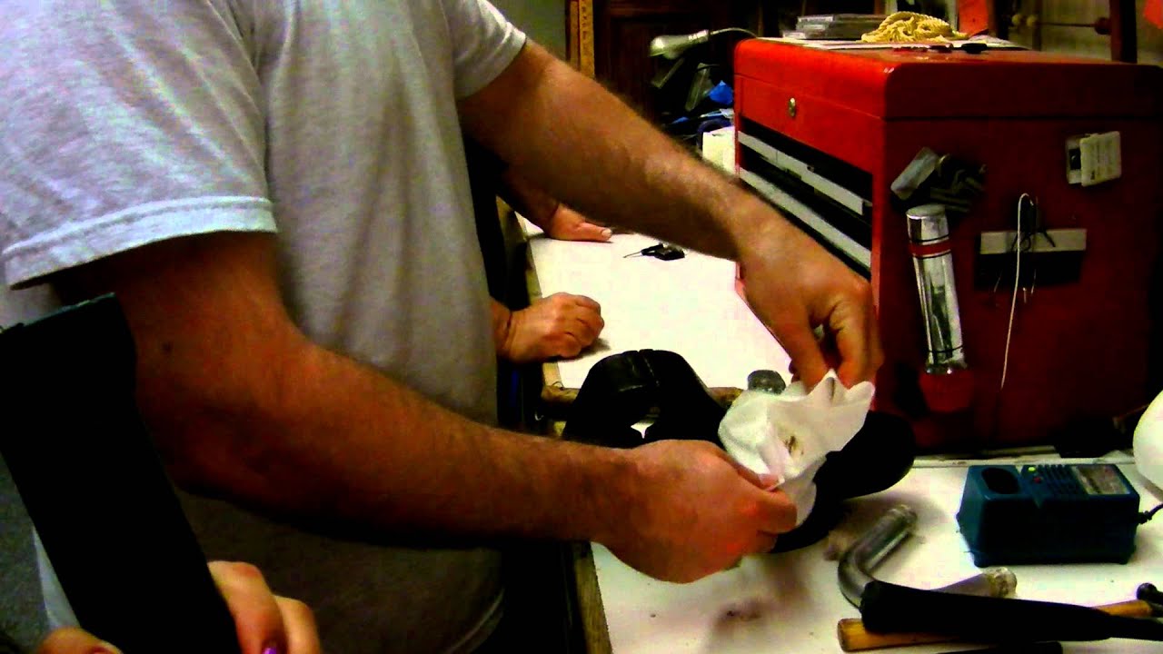 Cracking open a Quartz Geode.MOV