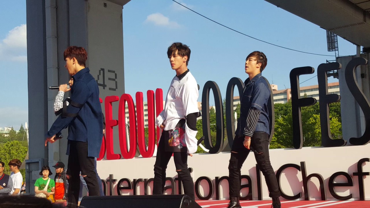 [20170505] U-Kiss (유키스) - Man Man Ha Ni (만만하니) - Seoul Food Festival