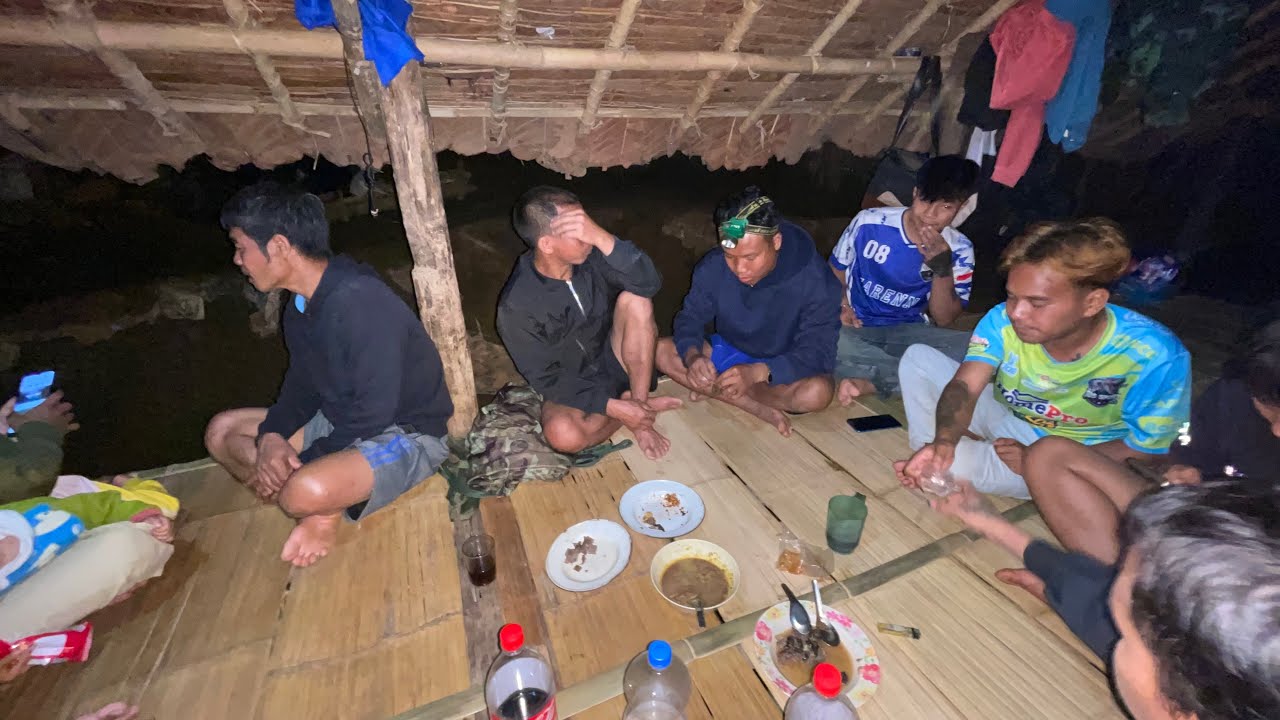 ဂျီရိုးပုပ် ဘော်ဒါတွေနဲ့တူတူစားမယ်​သောက်မယ်🦌😋