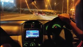 Story wa nyetir mobil di malam hari sambil cerita cerita