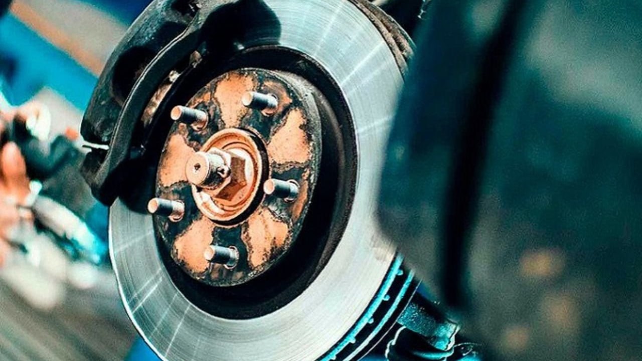 Почему скрипят автомобильные тормоза, и как от этого избавиться