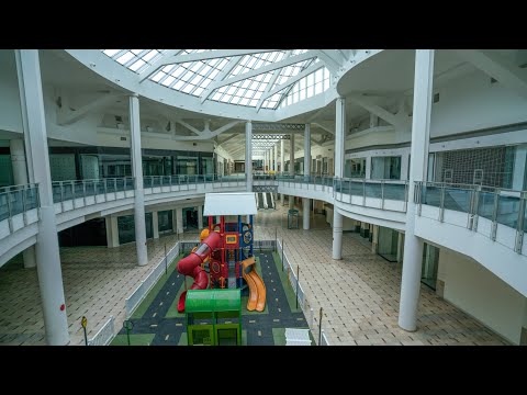 Exploring Cincinnati's Abandoned Tri-County Mall (hiding from security)