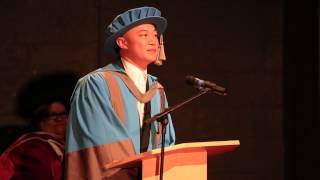 Звезда кантопопа Исон Чан получил почетную степень Кингстонского университета