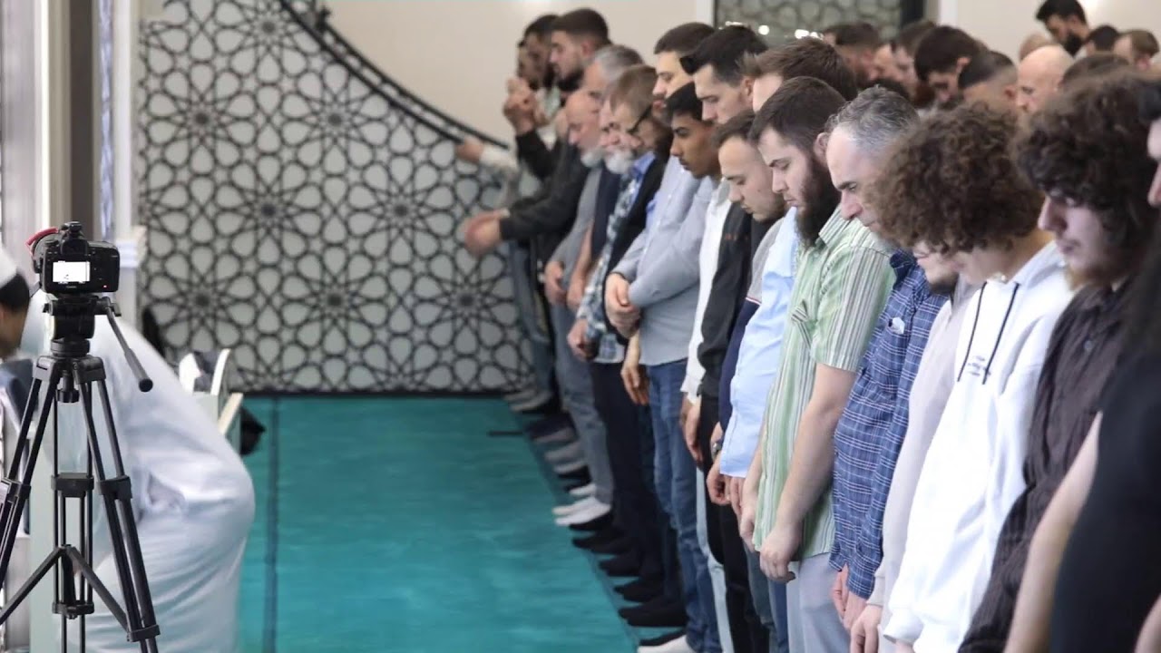 Live namazi i Jacisë dhe Teravisë në Xhaminë e Madhe në Kumanovë