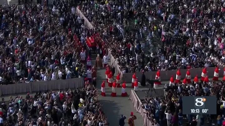 Thousand gather to honor Pope Francis