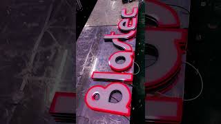 Panneau de fantaisie #sign #signfabrication #logo #automobile