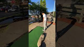Twitch-mhc_eraly mini golf #everyone #funny #shorts #minigolf #golf #viral 