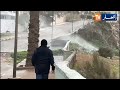 شاهد.. الرياح تتسبب في إنفجار قناة للصرف الصحي وسط حي سكني بكناستال في وهران