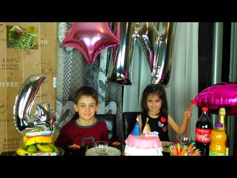 ნინას დაბადების დღე ბევრი საჩუქრები და კაბიანი ტორტი Nina's birthday Elsa and Anna cake