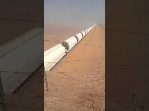 اطول قطار شحن بالعالم ينقل الفوسفات الصخري من شمال المملكة إلى مدينة رأس الخير الصناعية