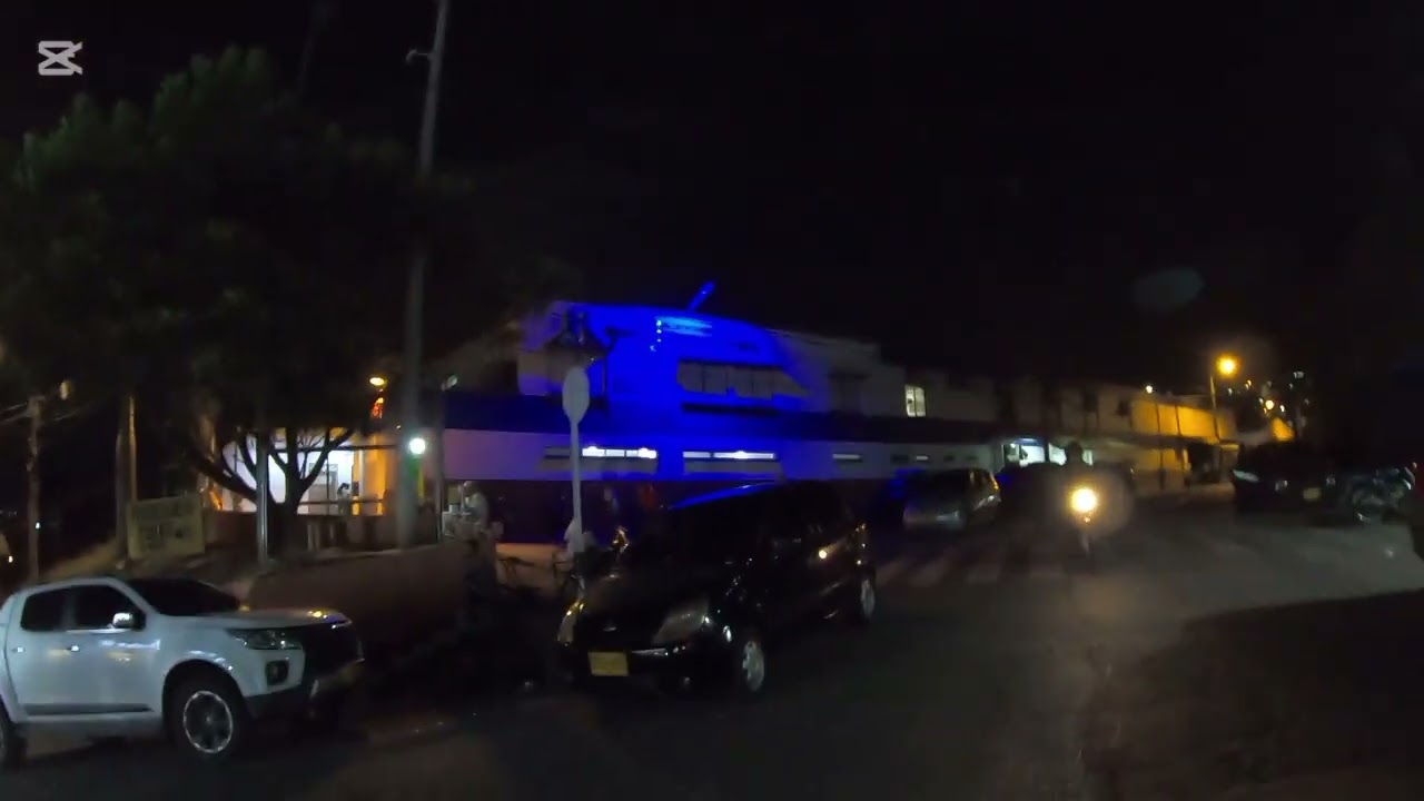 Recorrido por el barrio los chorros y lourdes en la noche cali colombia