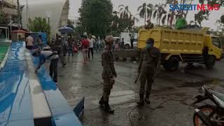 Ngerinya Angin Kencang yang Landa Kota Tangerang, Pohon Tumbang Timpa Kendaraan