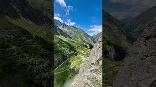 Vue depuis le barrage .