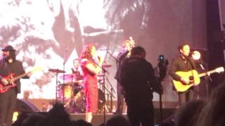 Video voorbeeld van "beck, Jakob Dylan, Regina Spektor 'Monday Monday' 10/12/2015 early show"