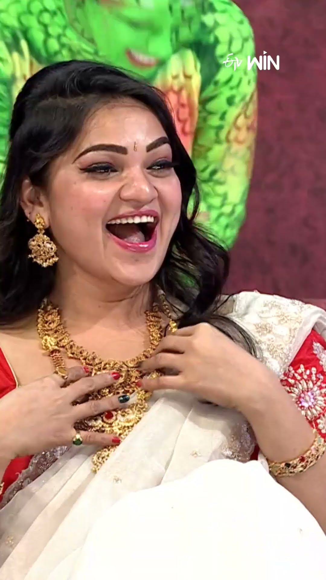 #shorts - కంటెస్టెంట్స్ చేస్తే క్రియేటివిటీ గా ఉంది, హైపర్ ఆది చేస్తే ఫన్నీ గా ఉంది #dheejodi
