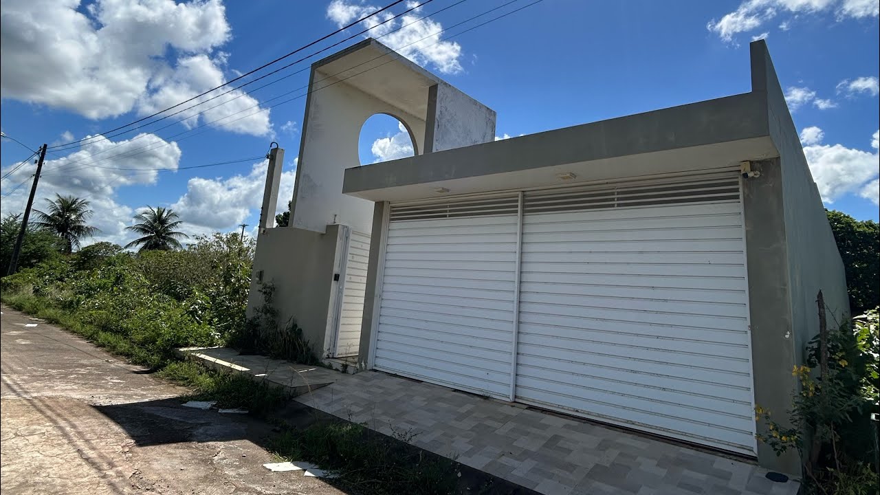 #CASA EM VITÓRIA DE SANTO ANTÃO, MÉDIO PADRÃO, 250m2. 