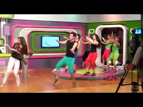 Pabla Thomen bailando Zumba con Pablo