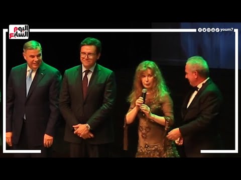 مهرجان الإسكندرية السينمائى يكرم نيللى والجمهور يهتف بنحبك