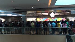 Inauguração da loja da Apple no village mall