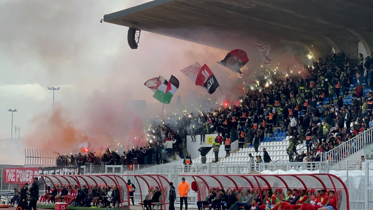 كركاج رائع ... جماهير النادي المكناسي تشعل مدرجات ملعب العربي الزاولي