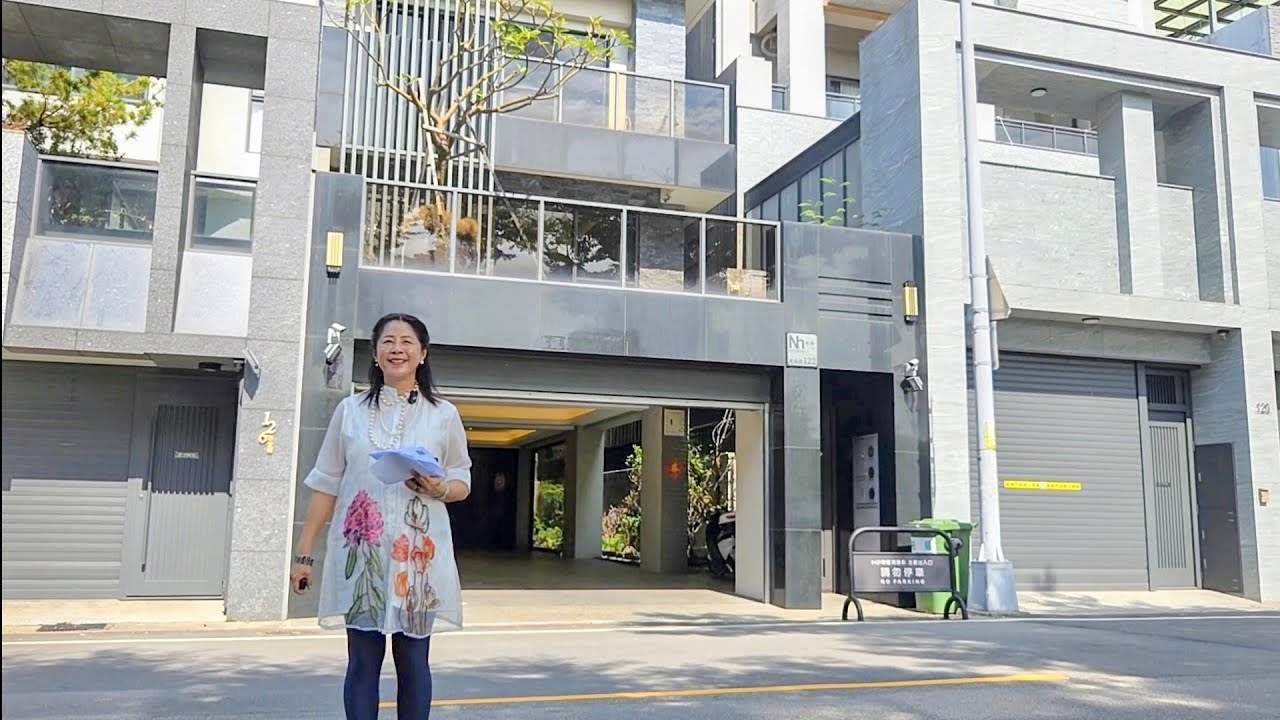 稀有釋出公園第一排永久棟距帝王朝向台中太平新光重劃區全齡化BOT中國醫療特區超大建128坪超大47地坪間間皆套房採光佳8米超大面寬可停4車6層電梯別墅6680萬實價登錄0977188512傅晏棠房地產