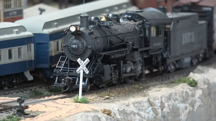 Broadway Limited Paragon 3 Santa Fe 2-8-0 #1973 Customized on T&P RR in 4K