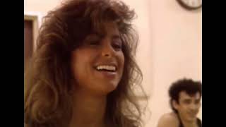 Paula Abdul shows Janet Jackson some dance moves - choreography
