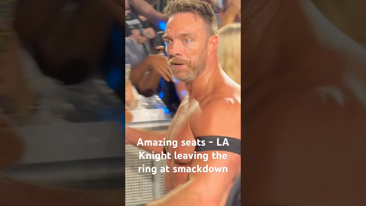 🔥 LA Knight Walks Out of SmackDown Orlando! (Huge Crowd Reaction)