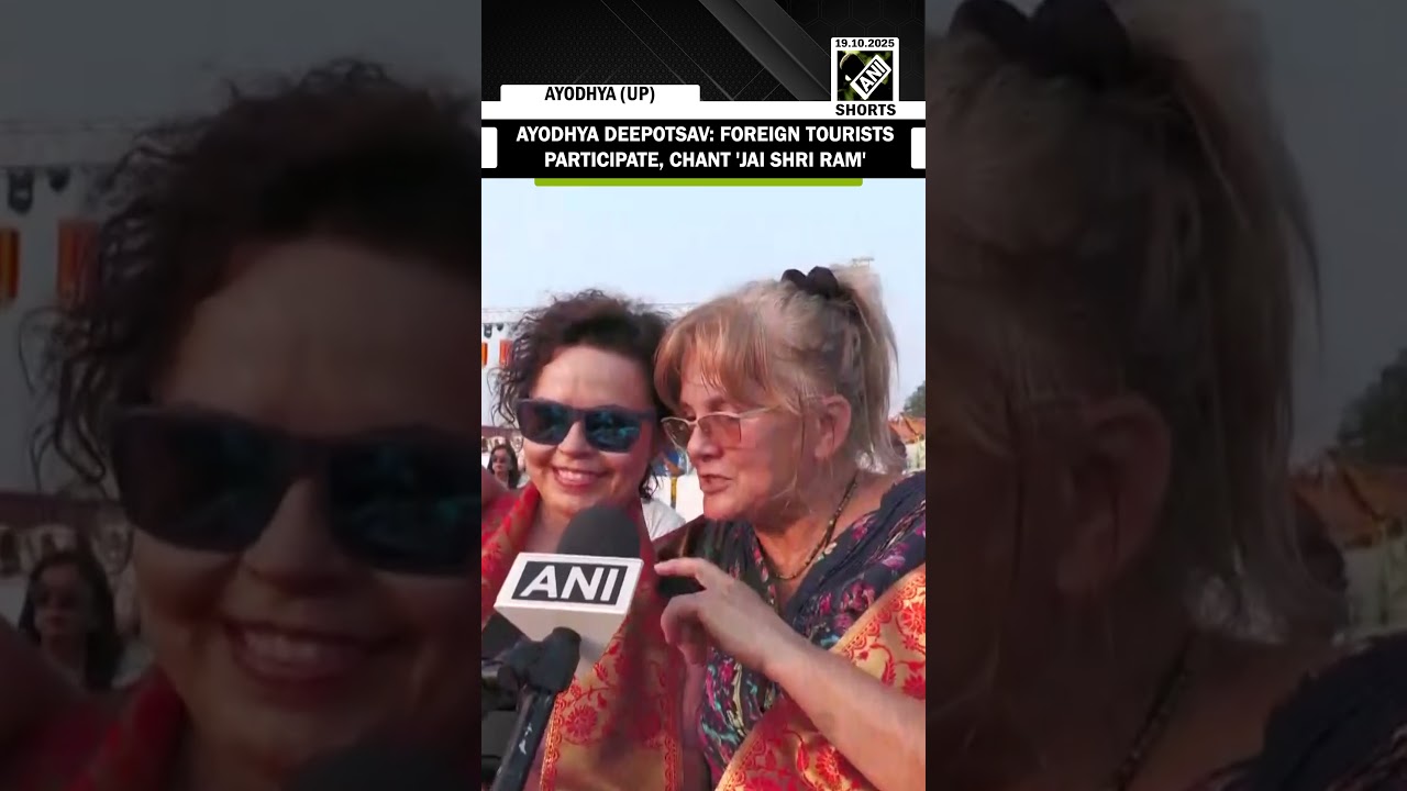 Духовный пыл в Айодхье: иностранные туристы принимают участие в Дипотсаве, поют «Джай Шри Рам»